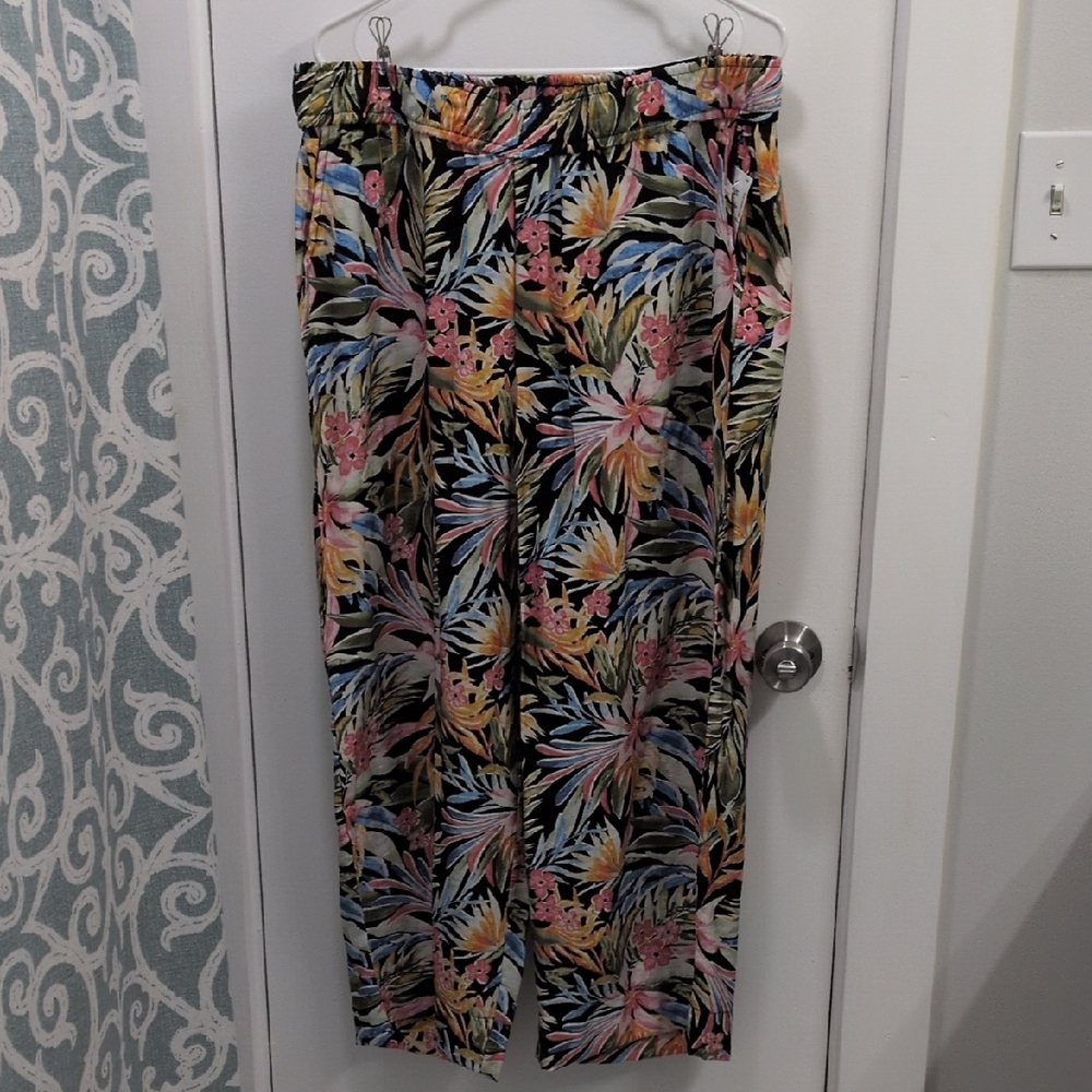 NWT, Meg & Margo, Pull In Wide Leg Crop Pants, Multicolor Floral, XL